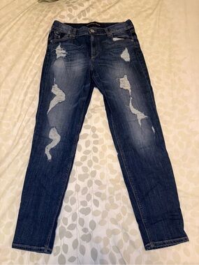 Women’s Distressed Jeans